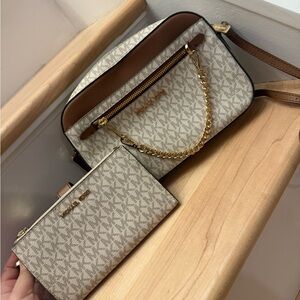 Michael Kors Cream Crossbody Bag with Gold Chain